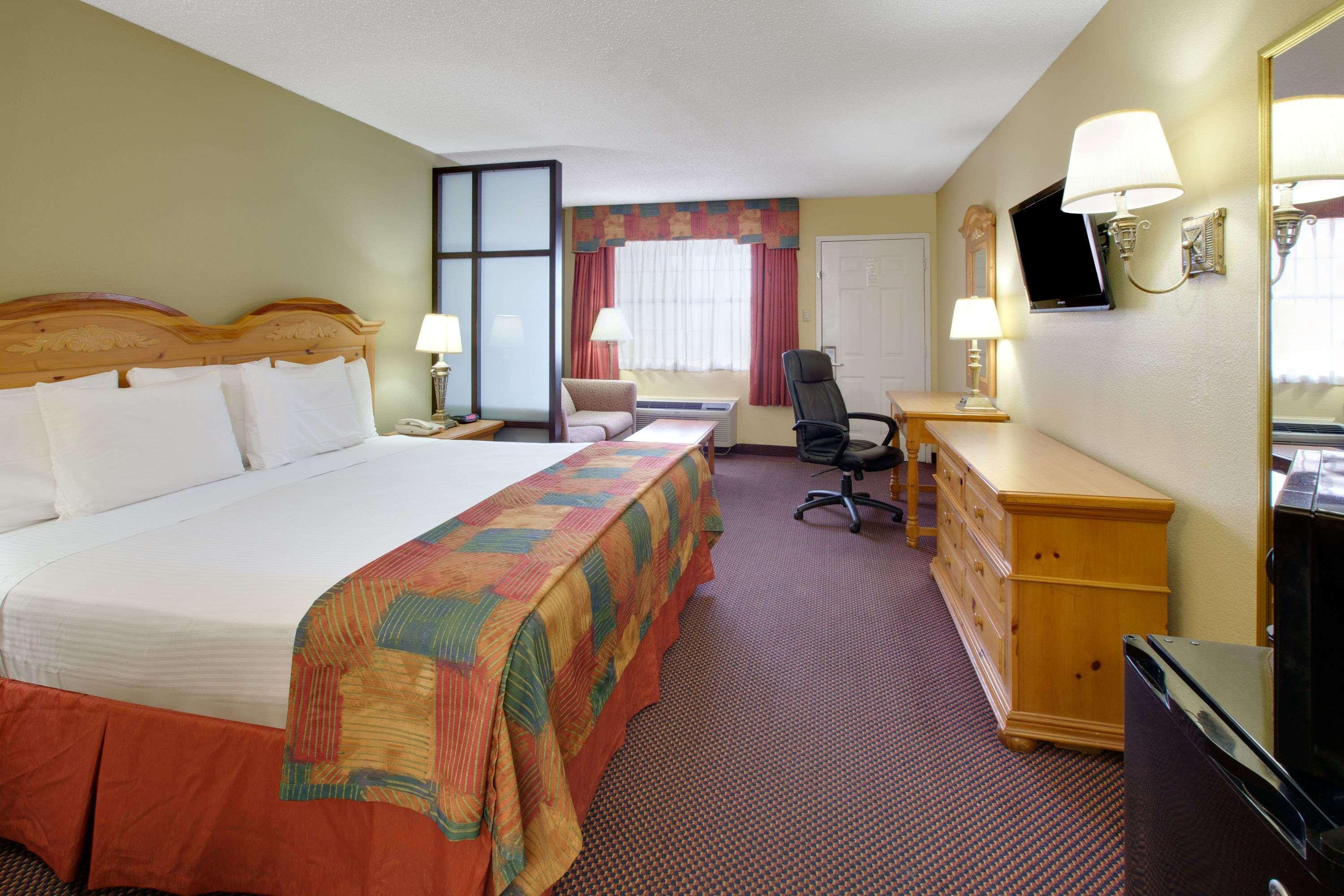 Baymont By Wyndham Hotel